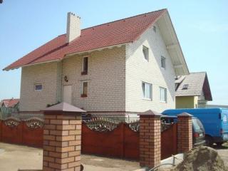 Дом жилой. Брест. 156,5 / 94,4 кв.м., 5 комн., коммуникации, 9,99 сотки. 111208